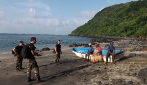 Un kwassa en provenance d'Anjouan sur une plage d'îlot Mtsamboro en mars 2015